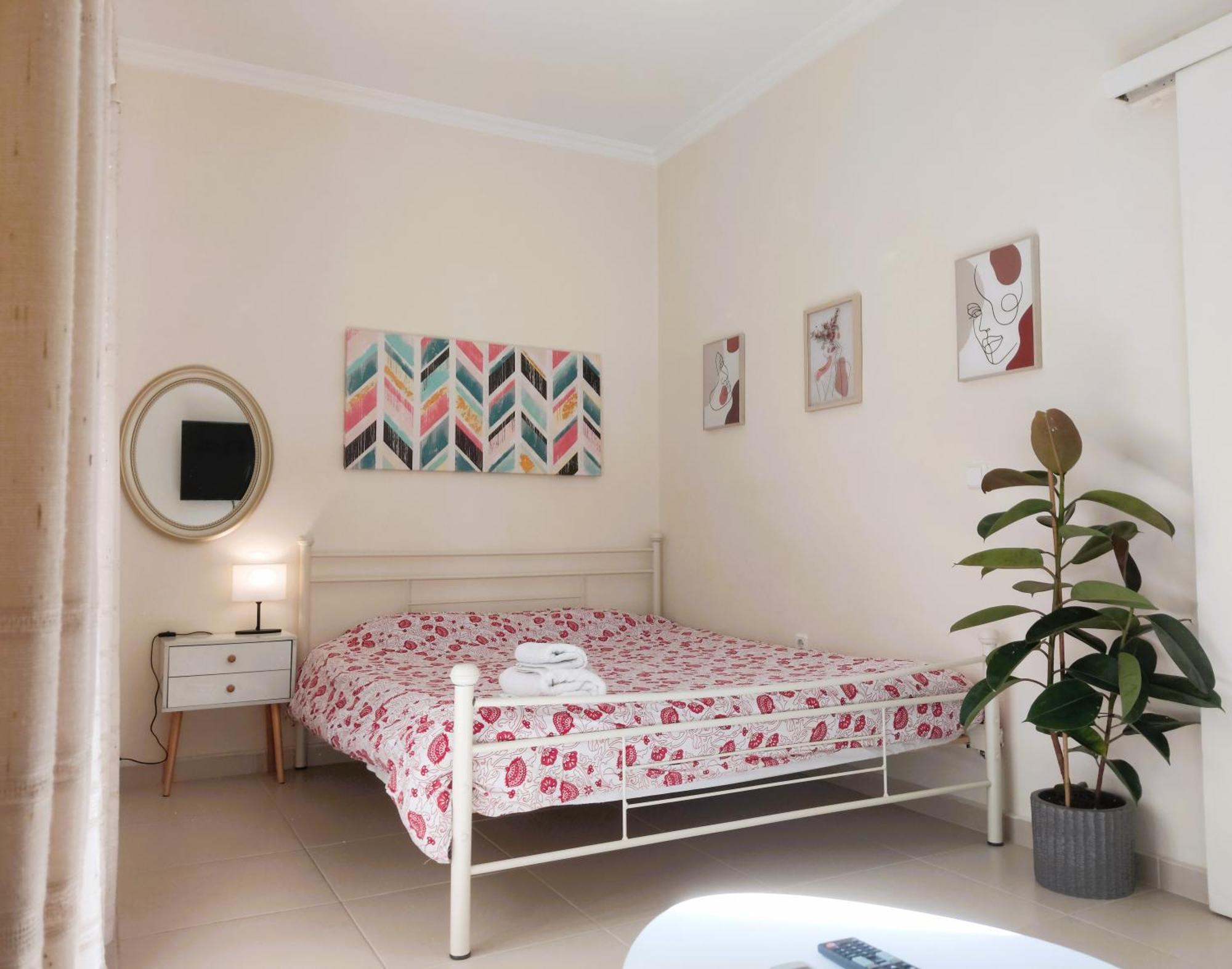 Next To Metro! Bright Apartment With Fully Equipped Kitchen Athen Eksteriør bilde